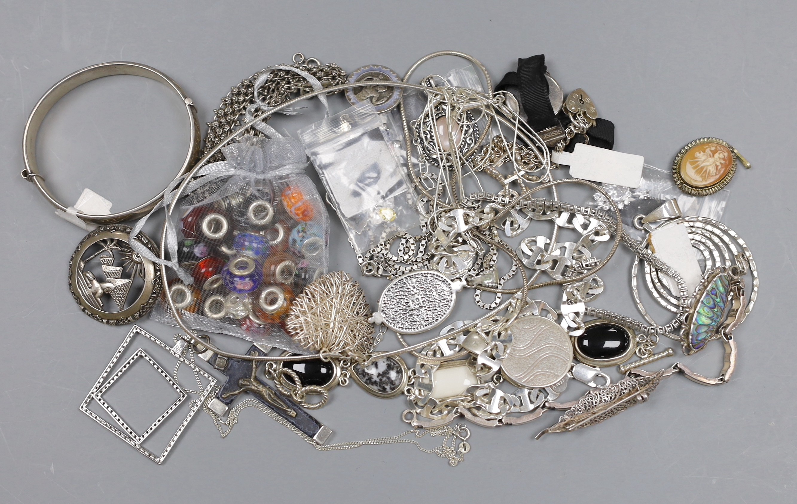 A quantity of white metal and other jewellery